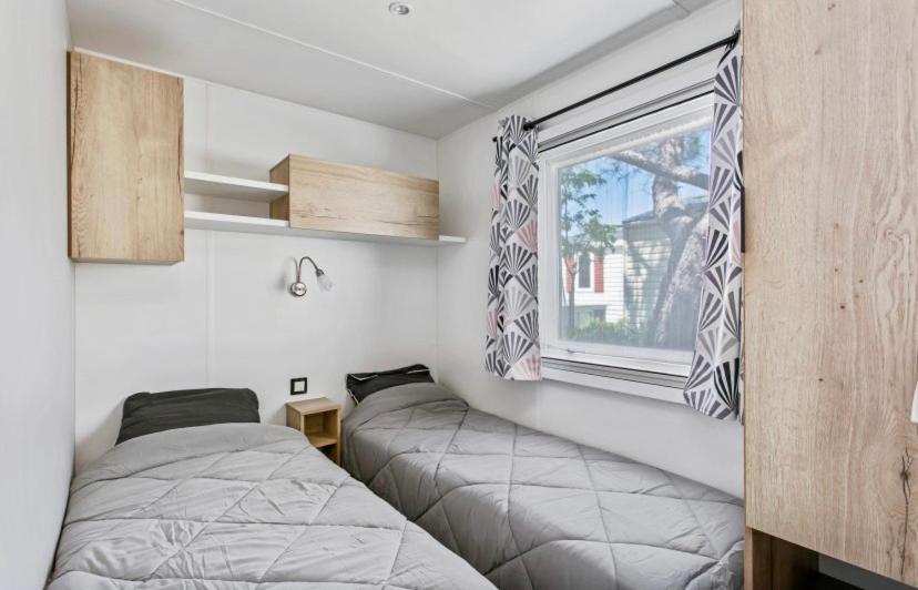 Particulier Loue Ce Mobil-Home 3 Chambres, Tout Confort Вальрас-Пляж Экстерьер фото